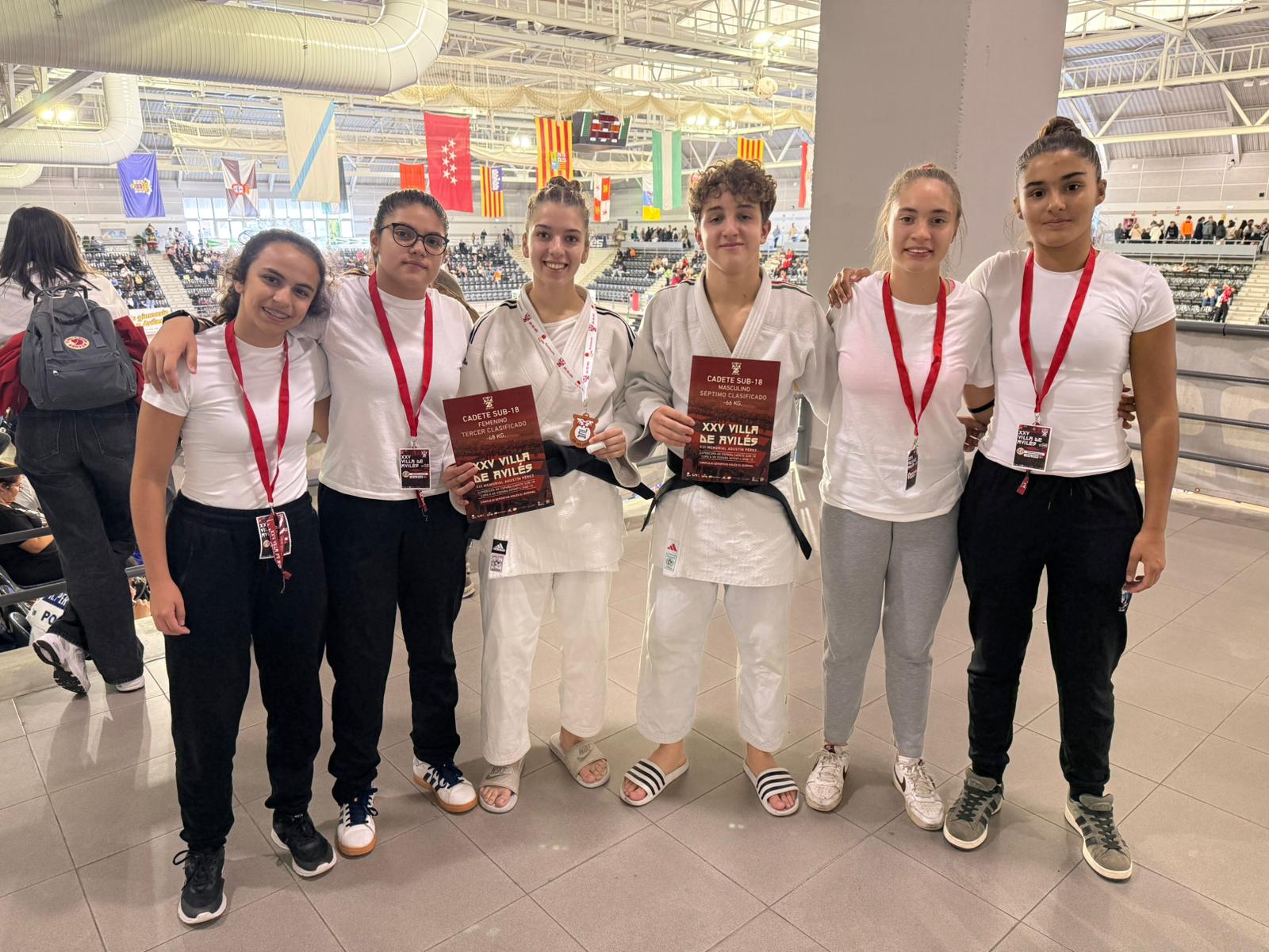 Equipa Cadete Da AEJAH Com Beatriz E Martim
